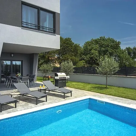 Villa Tika Comfortable *