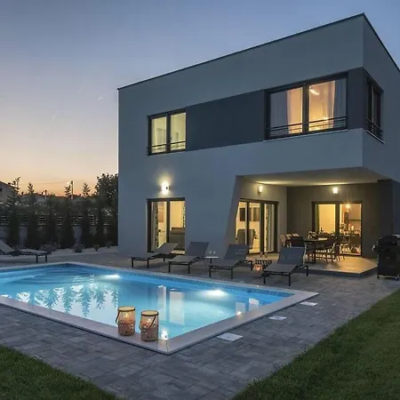 Villa Tika Comfortable Pula