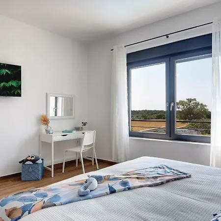 Tika Comfortable Villa Pula